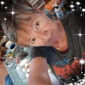 Meet your Posher, Elaine